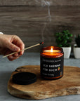 Lustige Duftkerze "Ich Brenne Für Dich" Aus Handgemachtem Sojawachs In Geschenkbox – Perfekt Für Partner mysoy® Duftkerzen-Manufaktur