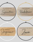 Familienschild Mit Individuell Graviertem Holzelement Und Metallring In 30 Oder 40 Cm Lothi