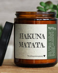 Handgemachte Sojawachs Duftkerze "Hakuna Matata" in Geschenkbox für Yoga-Fans und Anti-Stress Entspannung mysoy‎® Duftkerzen-Manufaktur