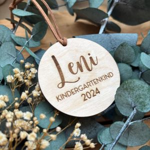 Holzscheibe Kindergartenkind